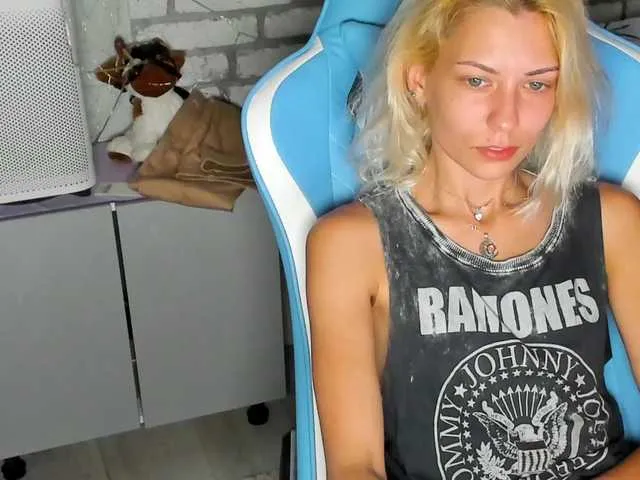 Live sex webcam photo for karo131324 #276148011