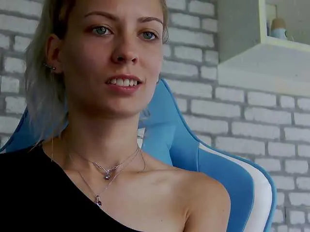 Live sex webcam photo for karo131324 #276209614