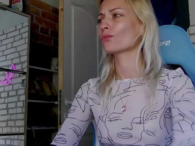 Live sex webcam photo for karo131324 #276259562