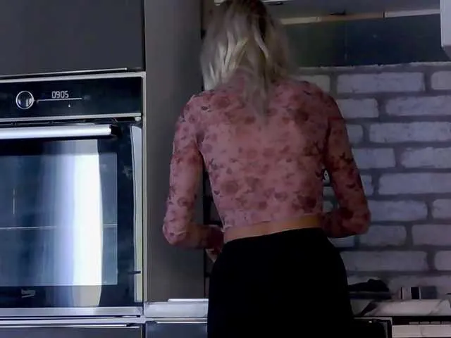 Live sex webcam photo for karo131324 #276274753