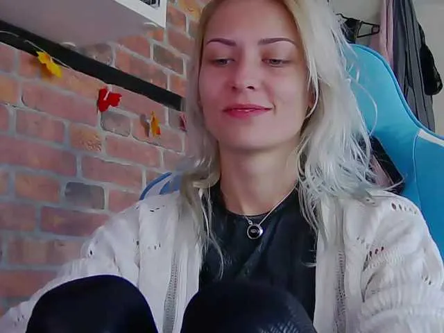 Live sex webcam photo for karo131324 #276389687