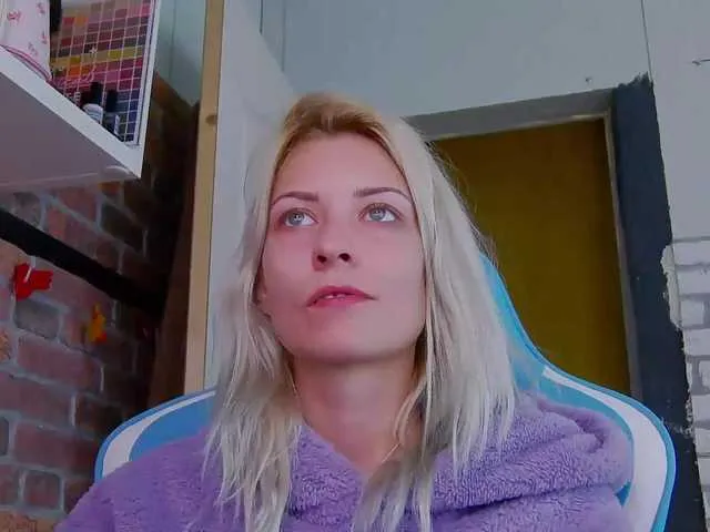 Live sex webcam photo for karo131324 #276422836