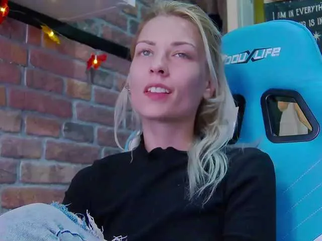 Live sex webcam photo for karo131324 #276441275