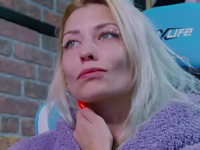 Live sex webcam photo for karo131324 #276470920