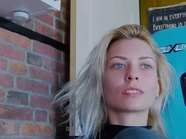 Live sex webcam photo for karo131324 #276473862