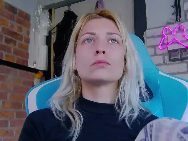 Live sex webcam photo for karo131324 #276512728