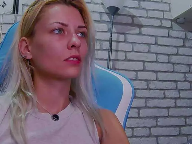 Live sex webcam photo for karo131324 #276545221