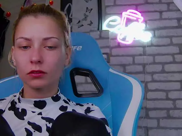 Live sex webcam photo for karo131324 #276562335