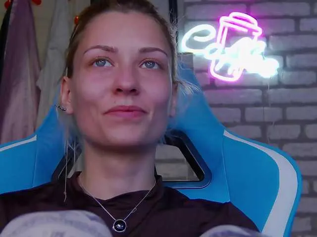 Live sex webcam photo for karo131324 #276591841