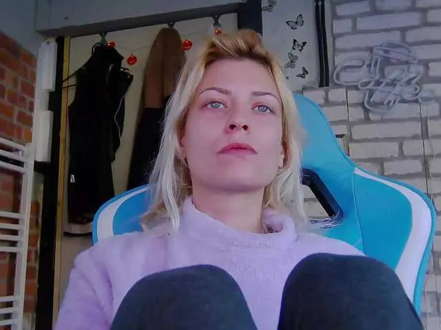 Live sex webcam photo for karo131324 #276597256