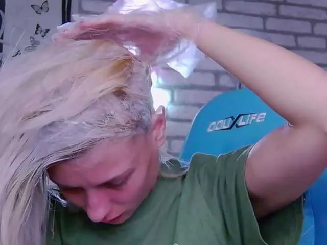 Live sex webcam photo for karo131324 #276607684