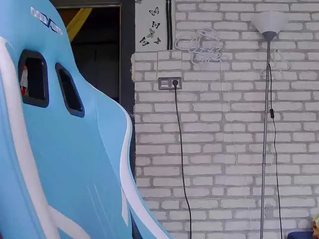 Live sex webcam photo for karo131324 #276625581