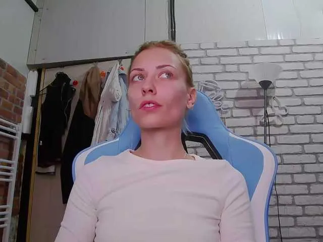 Live sex webcam photo for karo131324 #276628874