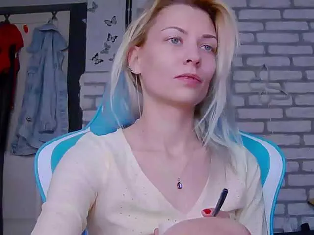 Live sex webcam photo for karo131324 #276722981