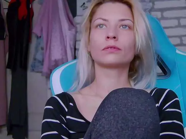 Live sex webcam photo for karo131324 #276730495