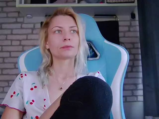 Live sex webcam photo for karo131324 #276750392