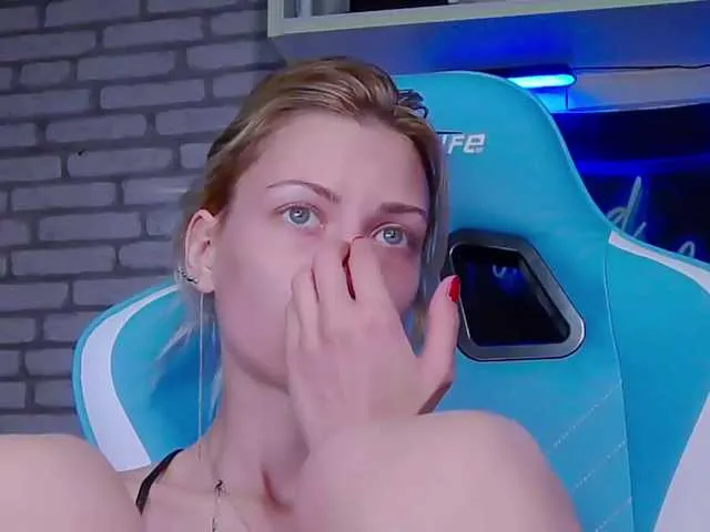 Live sex webcam photo for karo131324 #276755650