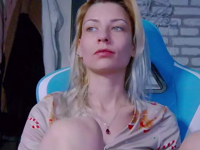 Live sex webcam photo for karo131324 #276822496