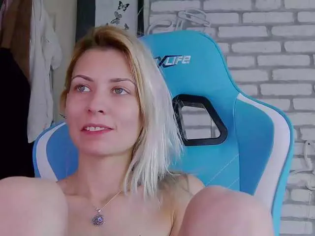 Live sex webcam photo for karo131324 #276831293