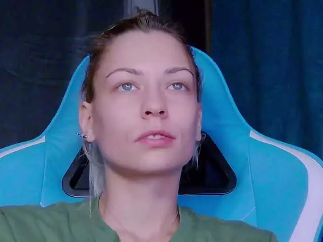 Live sex webcam photo for karo131324 #276840747