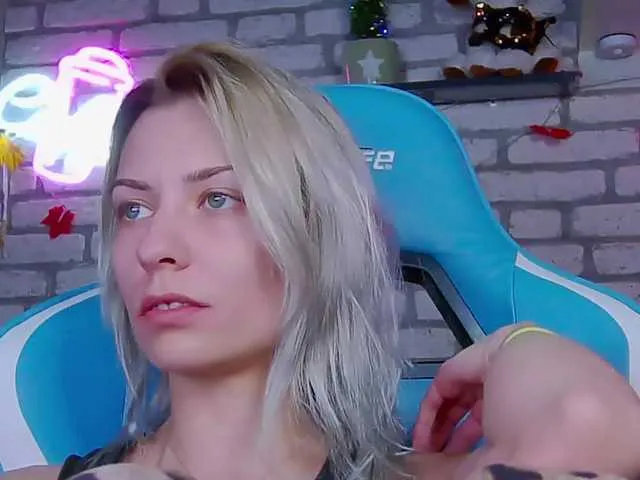 Live sex webcam photo for karo131324 #276887325