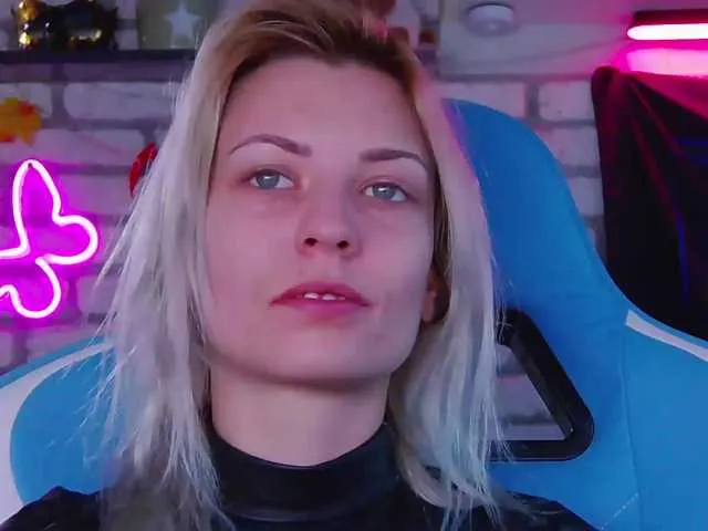 Live sex webcam photo for karo131324 #276933516