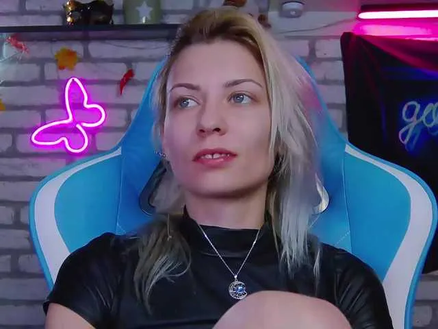 Live sex webcam photo for karo131324 #276936063