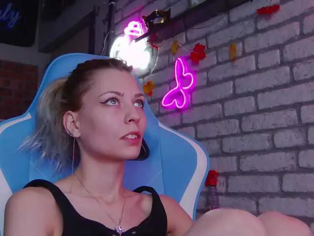 Live sex webcam photo for karo131324 #276980642