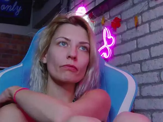 Live sex webcam photo for karo131324 #276999149