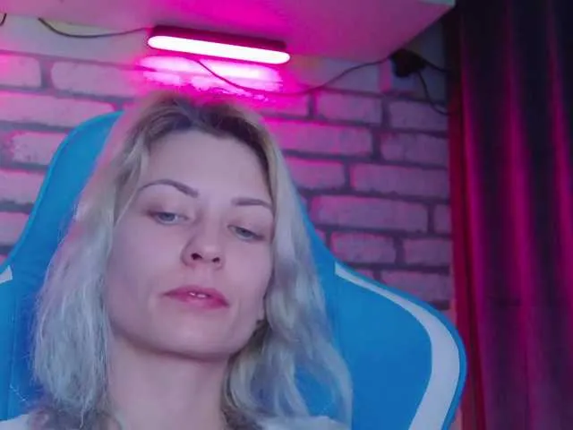 Live sex webcam photo for karo131324 #277013860