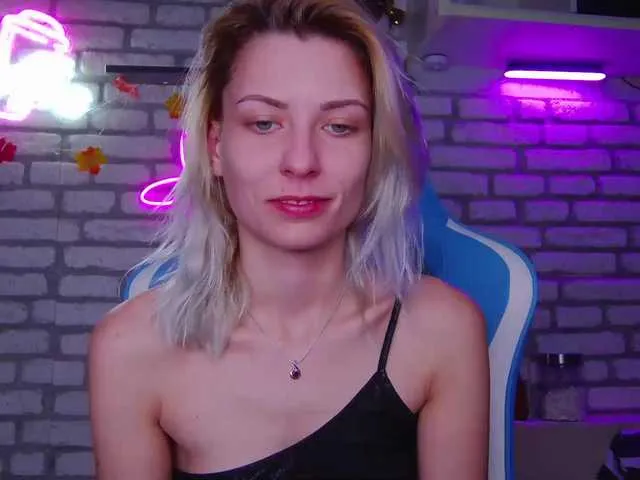 Live sex webcam photo for karo131324 #277037246