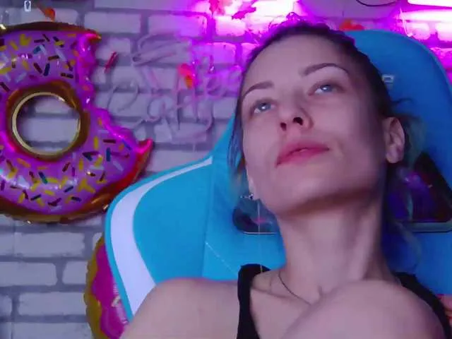 Live sex webcam photo for karo131324 #277133536