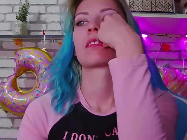 Live sex webcam photo for karo131324 #277140436