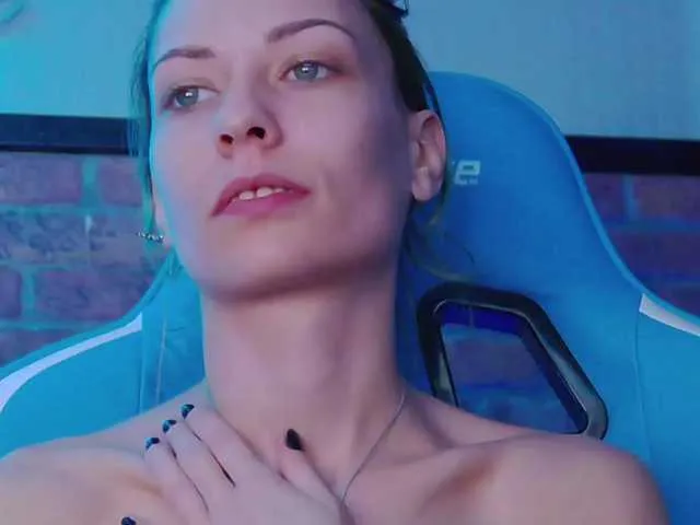 Live sex webcam photo for karo131324 #277208282