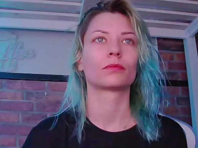 Live sex webcam photo for karo131324 #277213332