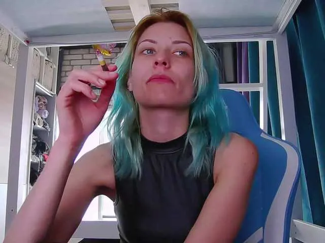 Live sex webcam photo for karo131324 #277276503