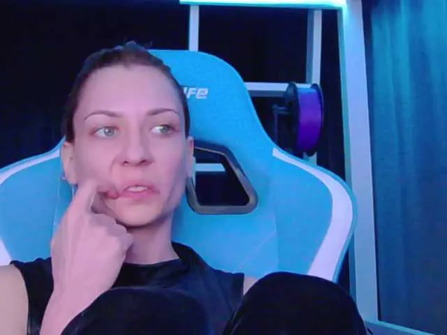 Live sex webcam photo for karo131324 #277401562