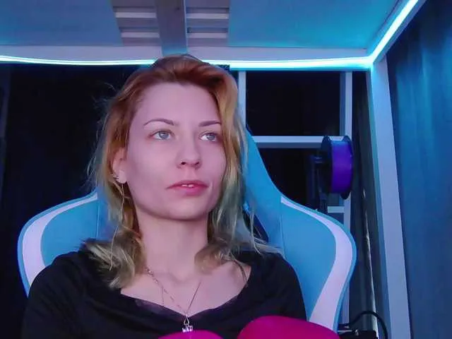 Live sex webcam photo for karo131324 #277405514