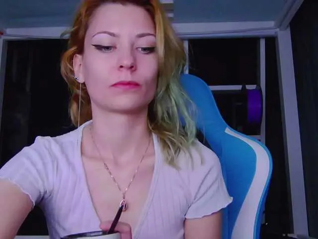 Live sex webcam photo for karo131324 #277408467