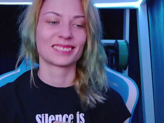 Live sex webcam photo for karo131324 #277422994