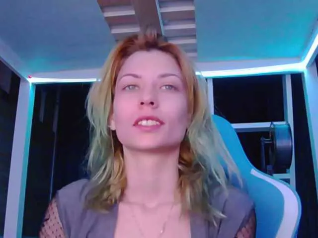 Live sex webcam photo for karo131324 #277432339