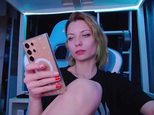 Live sex webcam photo for karo131324 #277458636