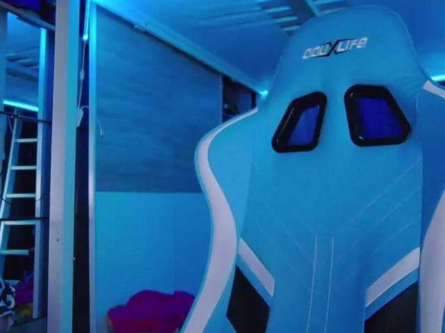 Live sex webcam photo for karo131324 #277474409