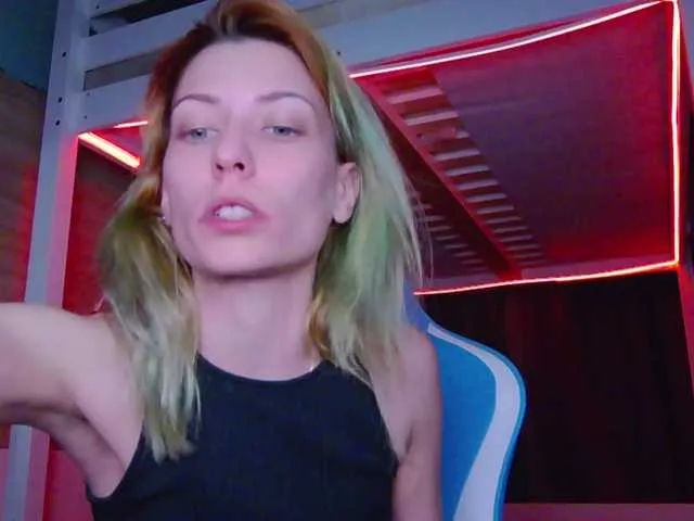 Live sex webcam photo for karo131324 #277526352