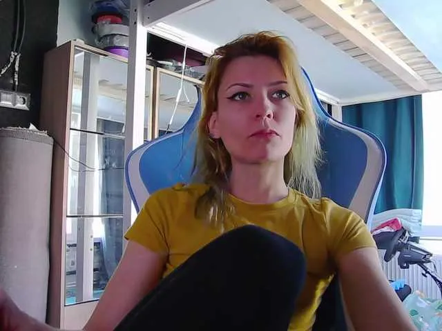 Live sex webcam photo for karo131324 #277555060