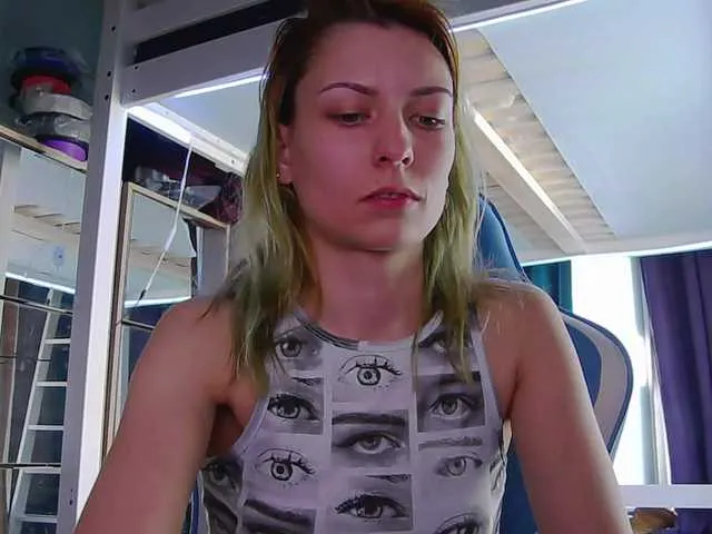 Live sex webcam photo for karo131324 #277568930