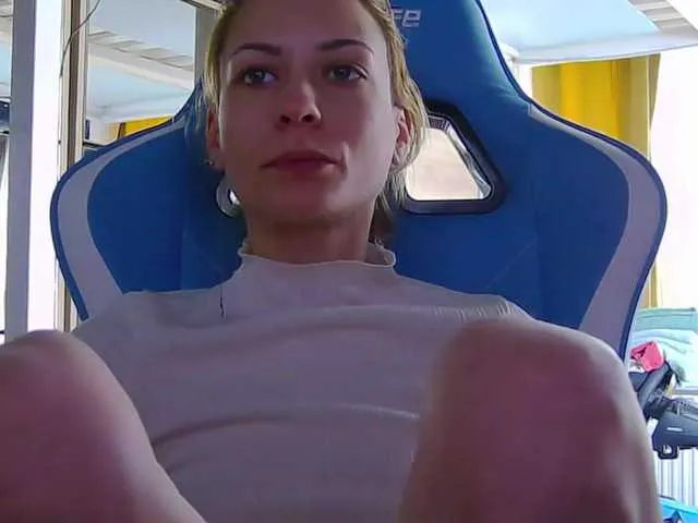 Live sex webcam photo for karo131324 #277588149