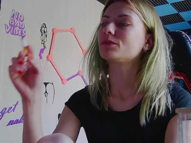 Live sex webcam photo for karo131324 #277703727