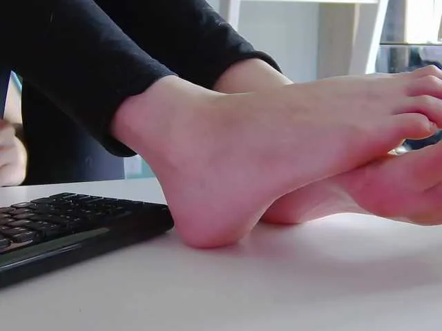 Live sex webcam photo for karo131324 #277957948