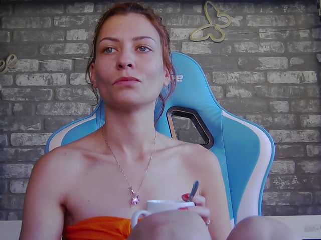 Live sex webcam photo for karo131324 #290132796